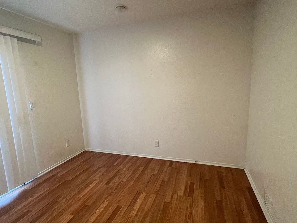 2nd image of 5945 Arroyo Dr #109