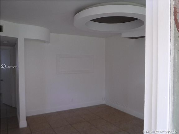 4th image of 101 NE 41st St APT E76
