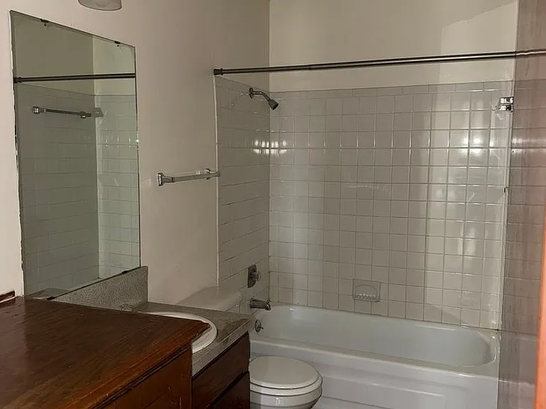 Fox Valley Apartments — Photo 23