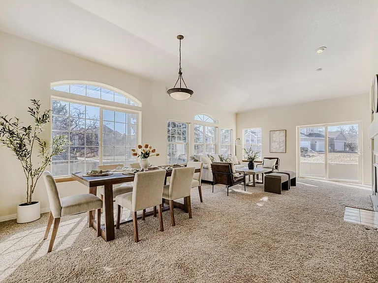 736 Club Cir — Photo 10