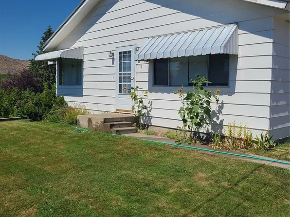 11 Division Street E, Tonasket, WA 98855