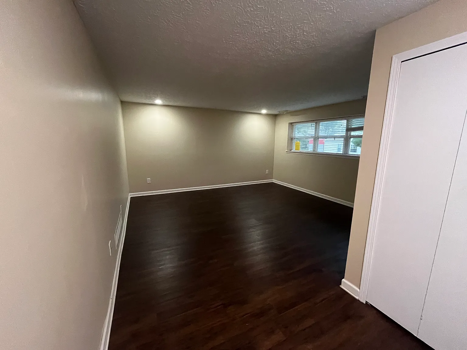 3 bed, 1184 sqft, $2,099 — Photo 4