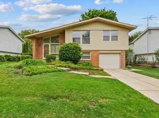 2302 Birch Ln, Rolling Meadows, IL 60008