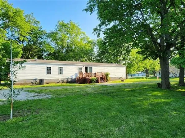 28859 Windsor Rd, Paola, KS 66071
