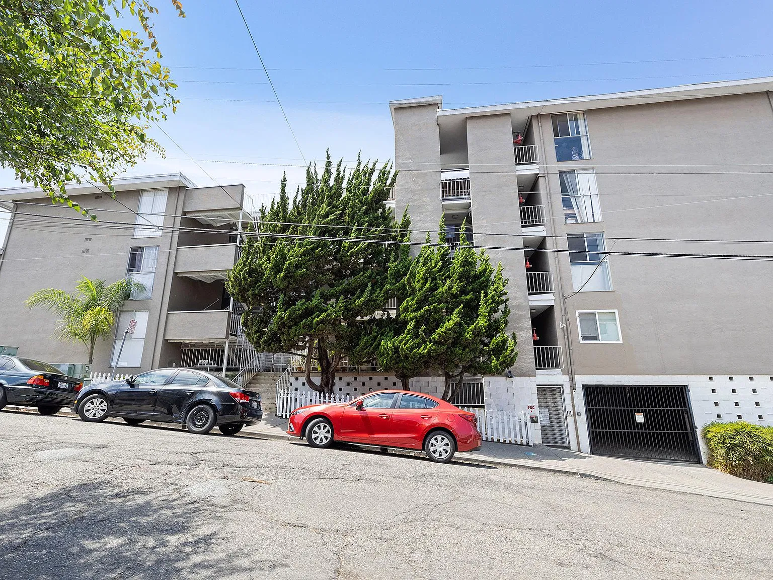 455 Newton Ave — Photo 1