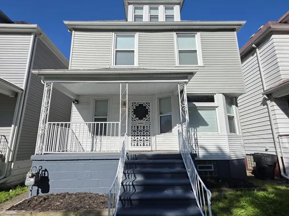 2493 Fischer St, Detroit, MI 48214