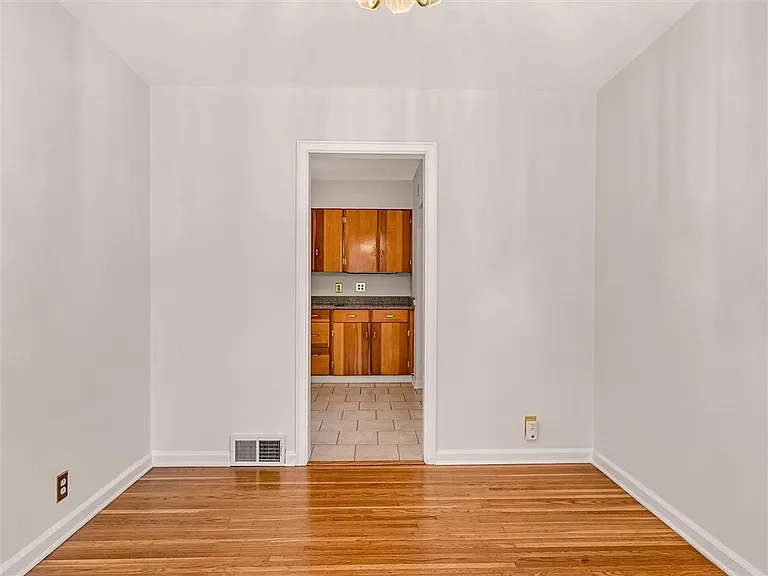 82 Clovercrest Dr — Photo 8