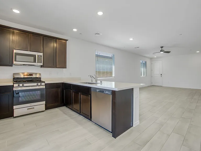 9770 Redwood Cascade St — Photo 8