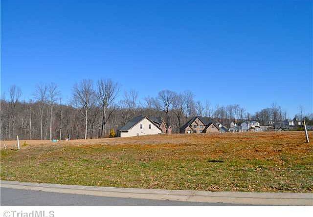 1st image of 141 Arrowhead Dr