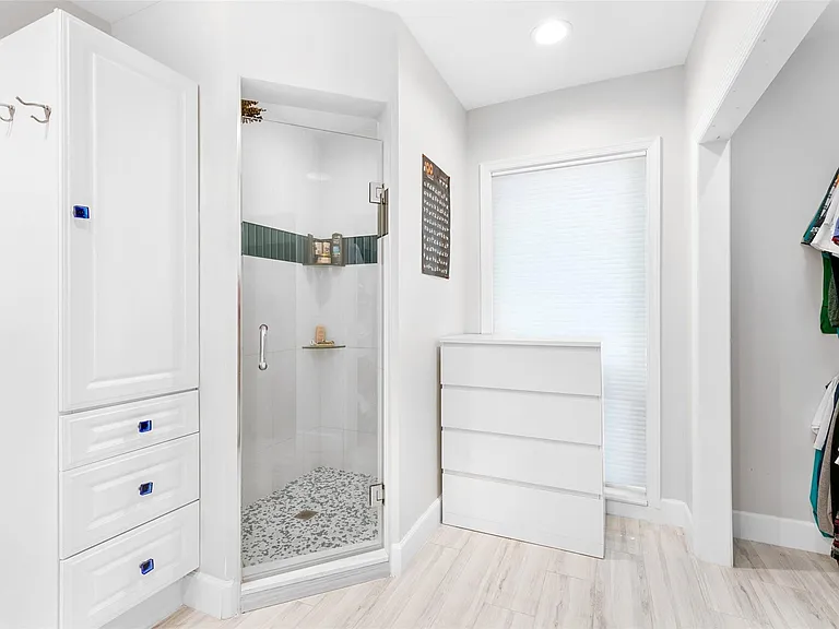 913 Coconut Dr — Photo 32