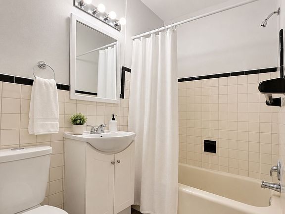 5th image of 236 Gordon St #12
