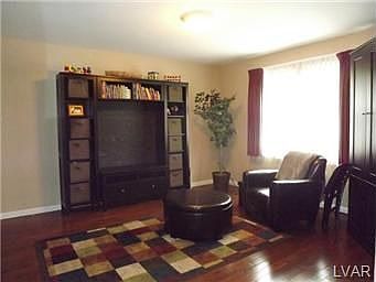 4th image of 1339 Barrington Dr