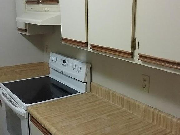 5th image of 122 Demont Ave E APT 173