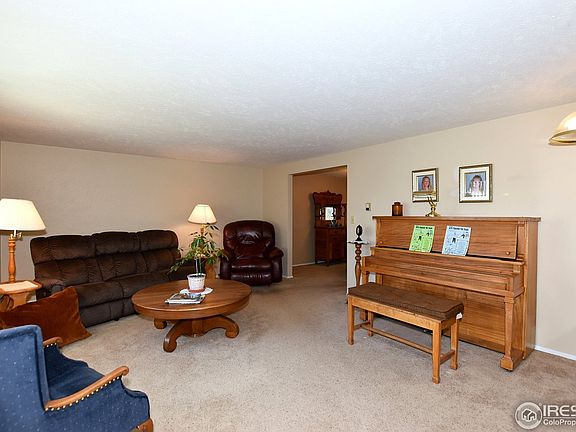 3rd image of 2208 Estrella Ave
