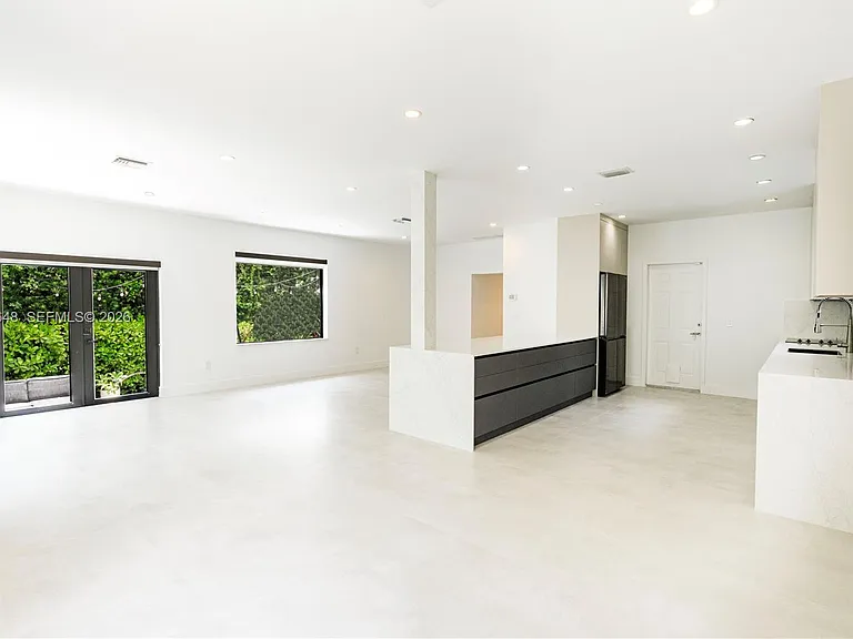 925 Algaringo Ave — Photo 3