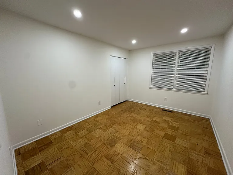 Melrose Apartments — Photo 53