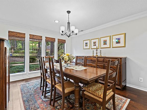 5th image of 2621 Valley Manor Dr