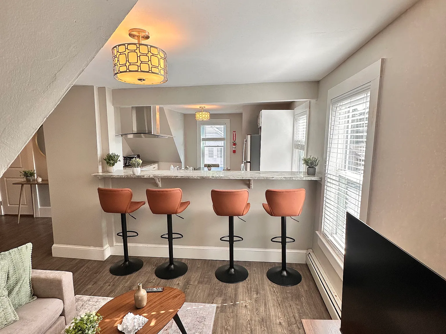 1 bed, 880 sqft, $2,450 — Photo 2