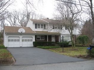 10 Ann Blvd, Chestnut Ridge, NY 10977