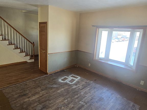 5th image of 917 Jefferson St