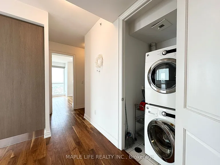 388 Yonge St #7110 — Photo 12