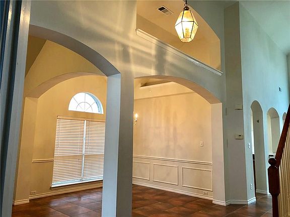 4th image of 5400 Rolling Meadows Dr