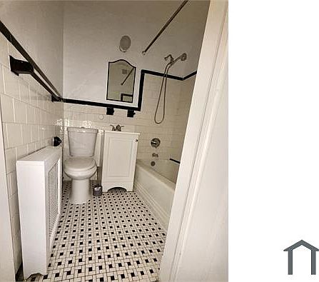 3rd image of 4002 Edgewood Rd #2
