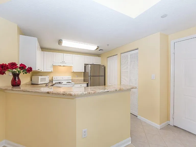 5080 Fairways Cir #G301 — Photo 8