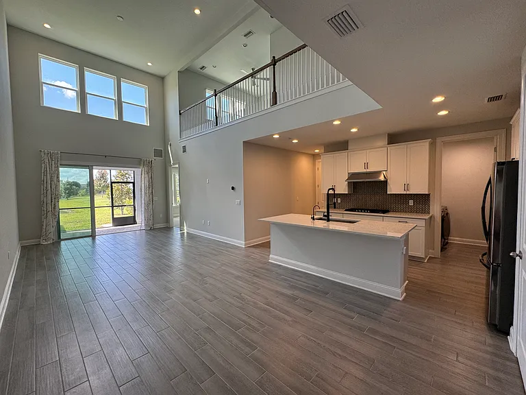 11423 Newtonian Blvd — Photo 2