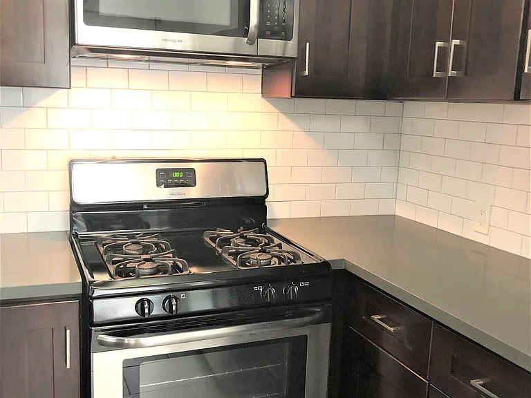 430 N El Molino Ave #A — Photo 8