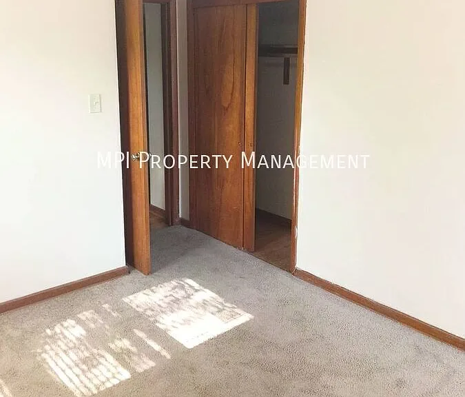 1933-39 E Oklahoma Ave #3 — Photo 10
