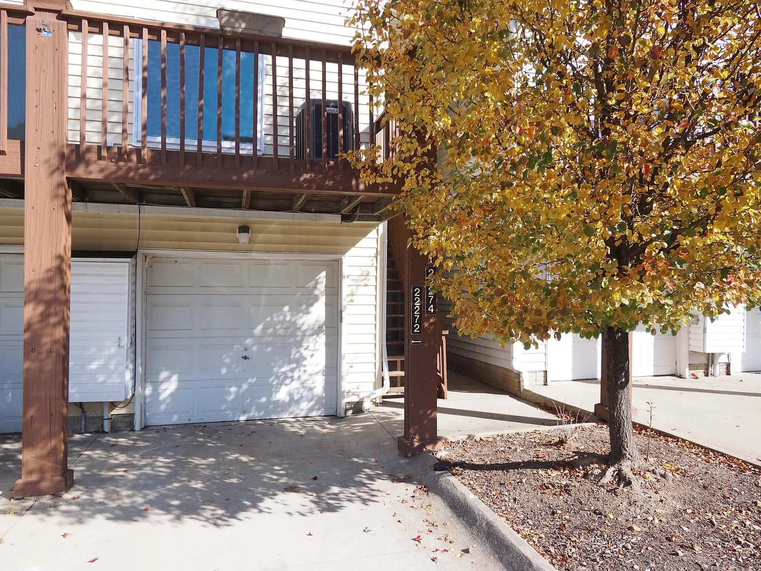 2 bed, 882 sqft, $1,550 — Photo 1