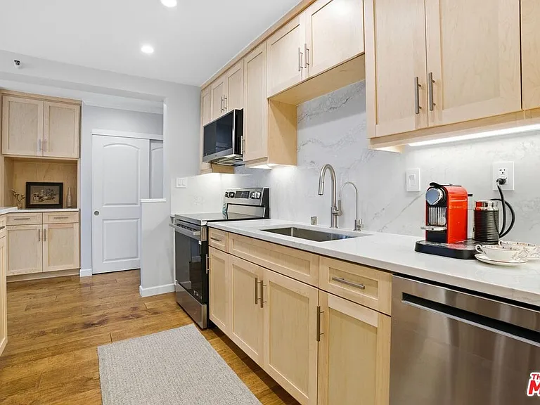 1040 Coast Blvd #401 — Photo 8