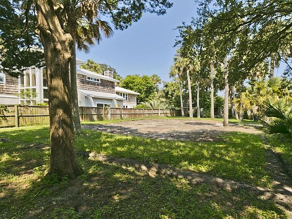 5th image of 926 E Coast Dr