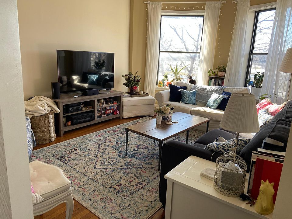 1st image of 3052 W North Ave #2