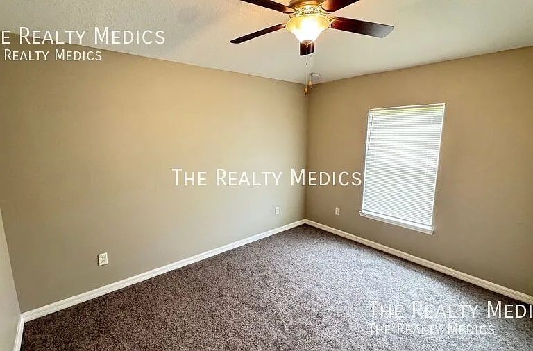 8219 Cozumel Ln — Photo 32