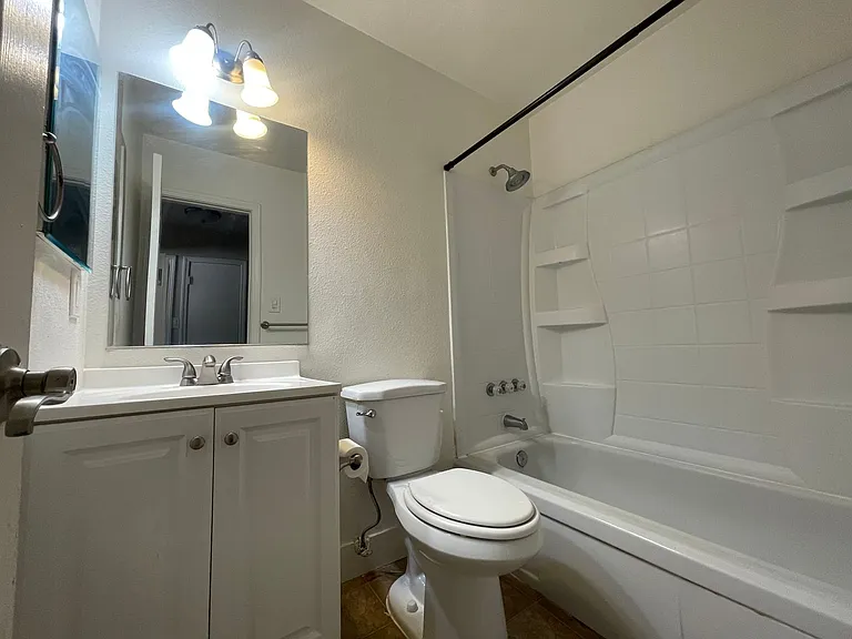 1214 Bell Street — Photo 5
