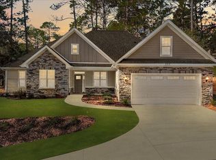 555 Lake Forest Drive SE, Pinehurst, NC 28374