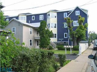 215 5th St APT 1C, Charlottesville, VA 22903