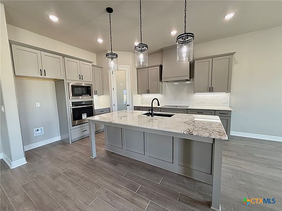 7th image of this home