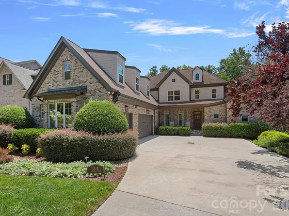 3813 Lakeside Dr, Charlotte, NC 28270