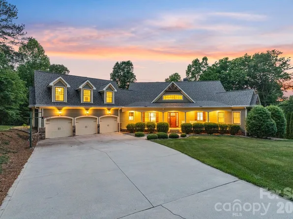 2243 Whiterock Ct, Sherrills Ford, NC 28673
