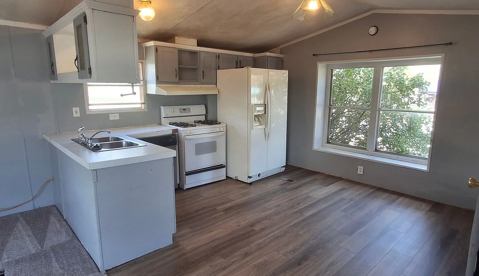 3 Bedroom 2 full bath in Antelope Hills — Photo 4