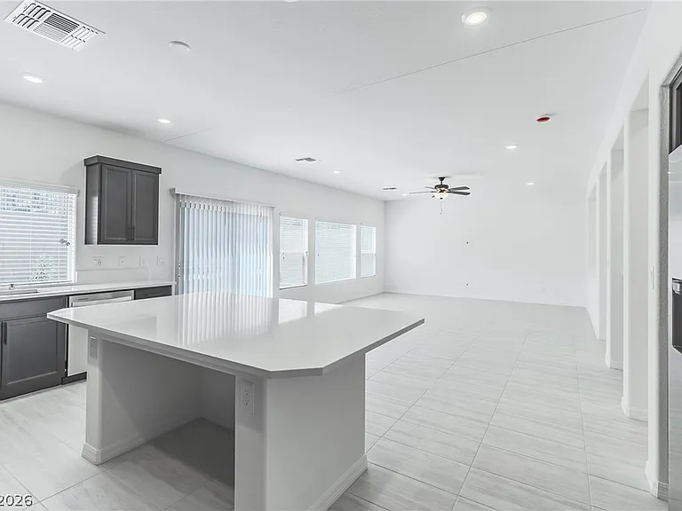 7721 Weekes Ct — Photo 11