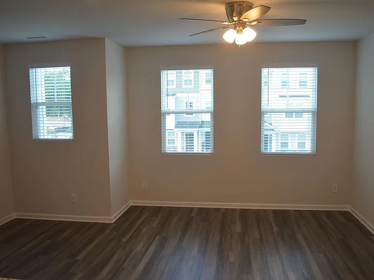 4938 Southern Magnolia Dr — Photo 12