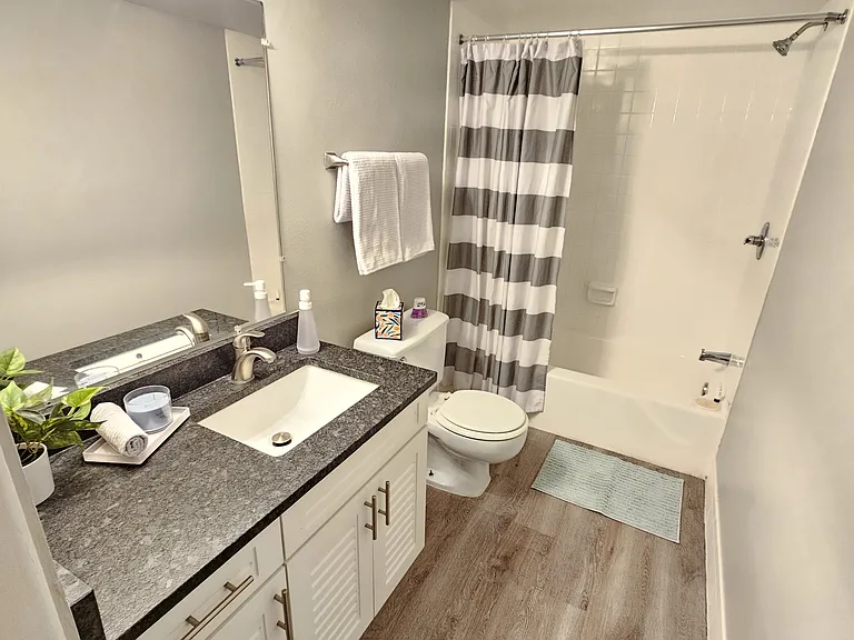 WestShore Apartments — Photo 7
