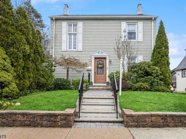 85 N Stoughton St, Bergenfield Boro, NJ 07621