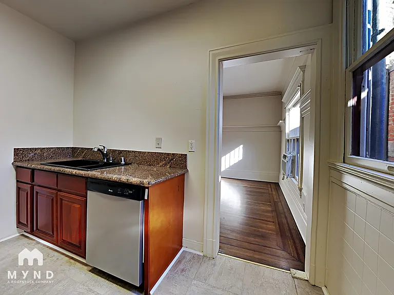 819 14th St #819 — Photo 9