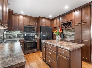 10 N 73rd Ct, Kansas City, KS 66111