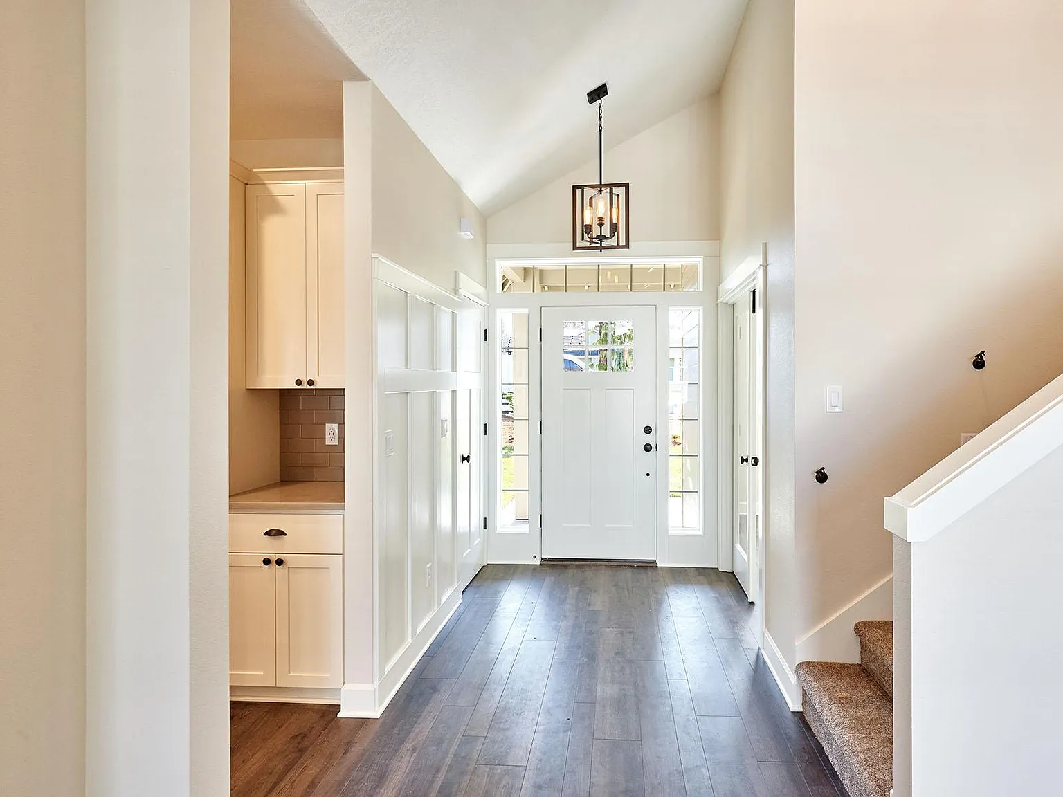 3 bed, 2.5 bath, 2120 sqft, $3,080 — Photo 2